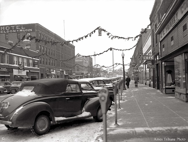 49_1952.12_main_street_christmas_decorations_east_s